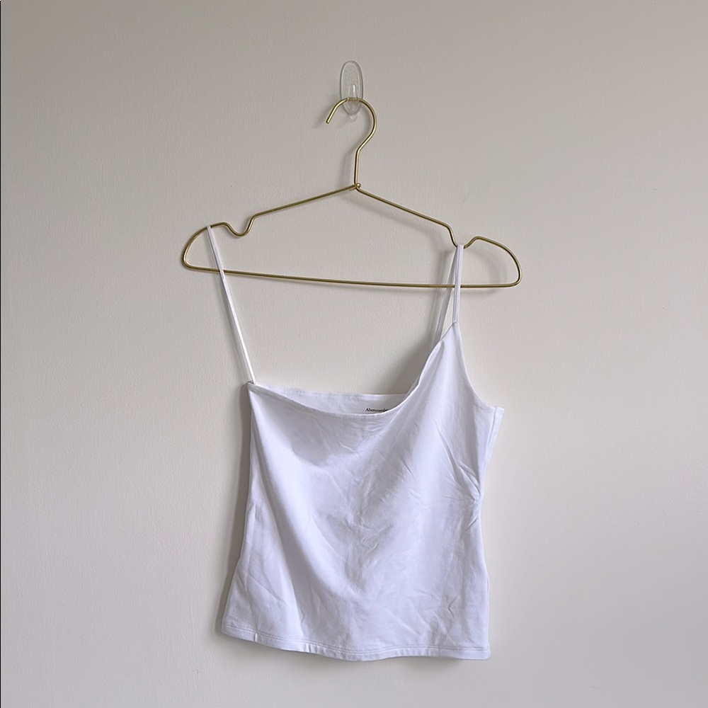 NWT Abercrombie Asymmetrical Top SIZE M